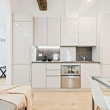 Due Torri Elegant Mini House דירה בולוניה
